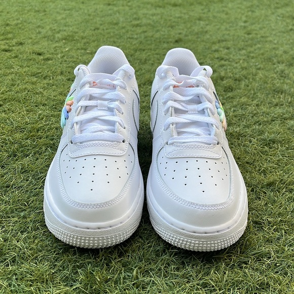 Nike Air Force 1 LV8 1 - Picture 2 of 5